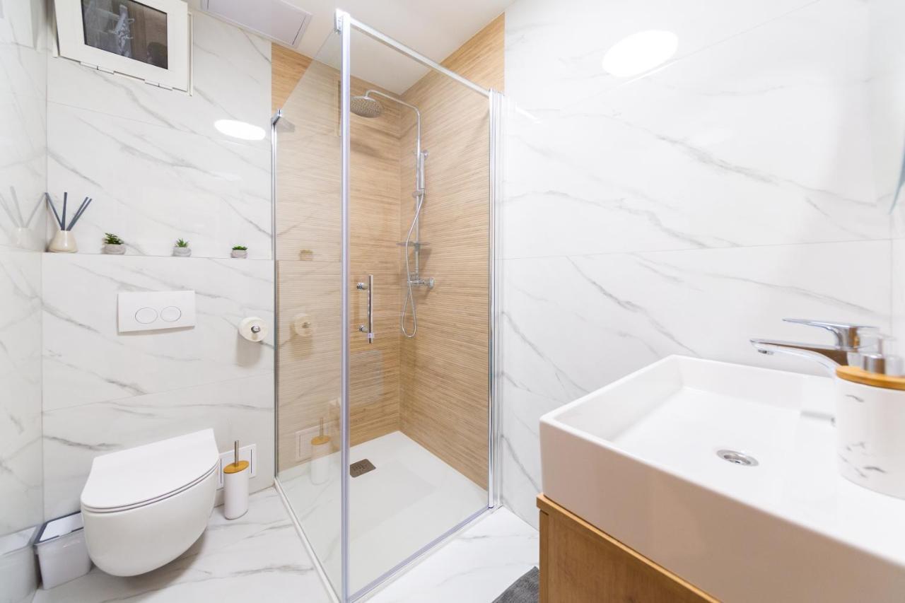 Apartman Kolura Vis Eksteriør bilde